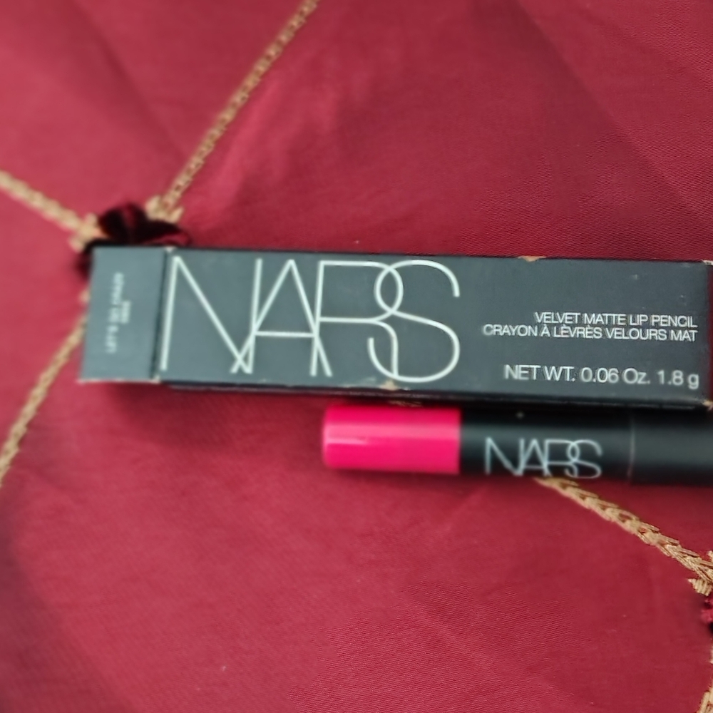 NARS LIPSTICK - Picture 2 of 5